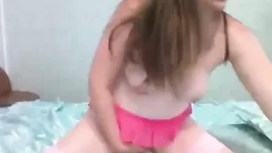 Аппетитная женщина Rokssana наминает сочный анус