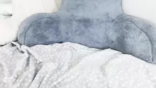 Сексуальная телка Daydreamcutie мастурбирует обе дырочки