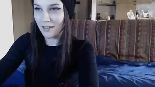 Пикантная брюнетка Sexypornycp трахается с парнем