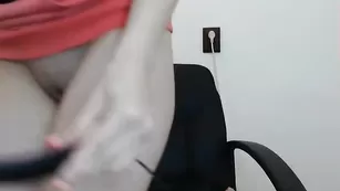 misterylady1 с вибратором нежно ласкает