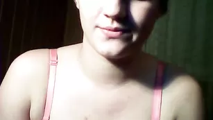 Роскошная курва Sweetiexxx777 танцует стриптиз