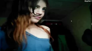 Рыжая малая honeypussy3 шалит во фри чате