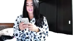 Знойная курва Hornyco57 трахает себя фаллосом