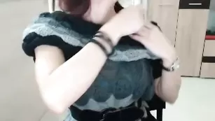 Взрослая красотка Sandrahorny занимается дрочкой
