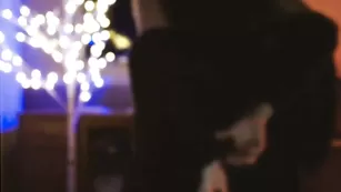 Чудная брюнетка Mila_ массирует соски