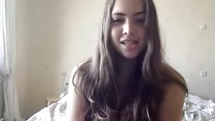Зажигательная бикса leyla123456 показывает пышные формы
