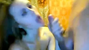 Интересная парочка занимается оральным и анальным трахом