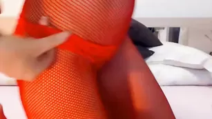 Сочная девка Arealteaser возбуждает ярким телом