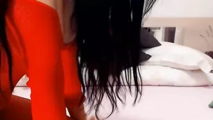 Сочная девка Arealteaser возбуждает ярким телом