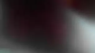 Развратная курва Whipmebabe нежно теребит пизду