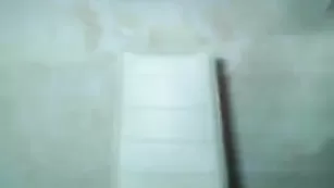 Красивая телочка noSilikon снимает нижнее белье