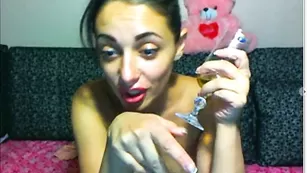 Пьяная angels29 показывает свои сиськи