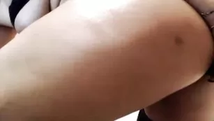 Бодрая дама Valia разрабатывает анал