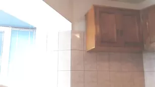 Строптивая модель Angyeangel смачно дрочит пизду