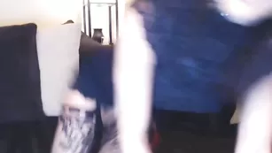 Стройная красотка Kiarose общается в чате