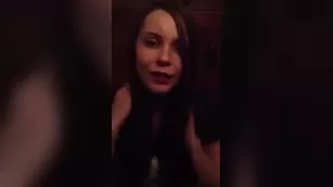 Манящая куртизанка erotic whisper снимает себя на телефон