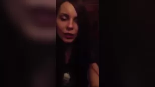 Манящая куртизанка erotic whisper снимает себя на телефон