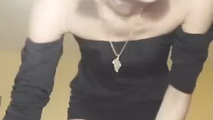 Игривая куколка Chikyslips показывает киску