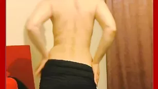 Зрелая мамаша MissBond наяривает пизду