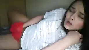 Молодая крошка Wearethebestinthissite трахается секс игрушкой