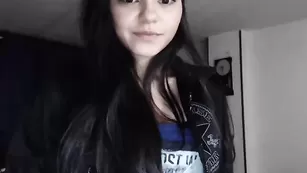 Жаркая дамочка Lyliquor развлекается с подругой