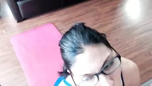 Очкастая чика Allstarcpl сосет член и трахается