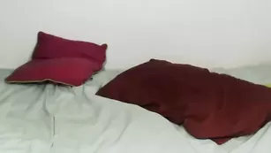 Изумительная бабенка Sexydoll92 трахает пальчиками задницу