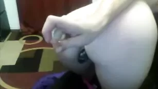 Зачетная телочка Eatthebooty420 дрочит обе дырочки