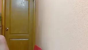 Удивительная стерва Sashkaa22 потрахивает сочные дырки