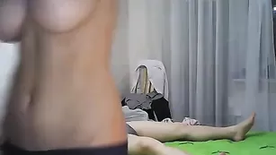 Lisabi1 парочка трахается на кровати