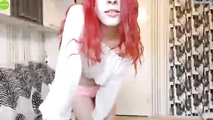 Рыжая краля AlexandraRed шалит во фри чате