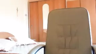 Строптивая куколка Gabytzablondy трогает половые губки