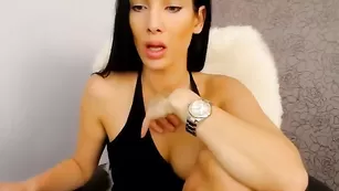 Горячая путана MISS_ROMANIA показывает большие сиськи