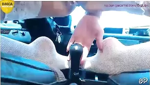 Строптивая шлюшка BigLips прыгает на самотыке