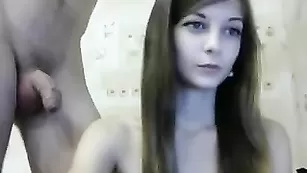 Девка сосёт пенис RoyalLove