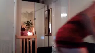 Тощая малышка Nikixmini заводит эротичным танцем