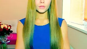 Шальная Mandydeee раздевается и массирует влагалище