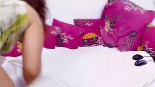 Зрелая россиянка Flexysexy смачно дрочит пизду