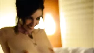 Симпатичные леди Dawnwillow занимаются смачной мастурбацией