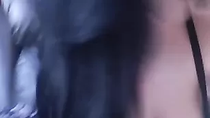 Мокрая цыпочка ultraviol3t шалит со своими прелестями