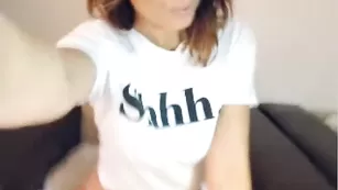 Жопастая девка Dominiqueeee соблазняет своим телом