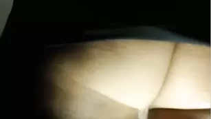 Заводная стерва Evasinful2 хвастается ягодицами