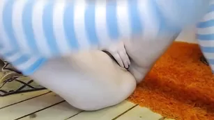 Черноволосая путана Hidori633 дрочит бритые отверстия