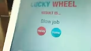 Знойная малышка LittleBoo раздевается и дрочит пизду