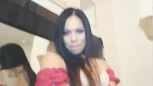 Роскошная пассия Sexychelsie нежно дрочит киску
