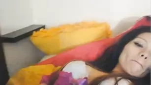Роскошная пассия Sexychelsie нежно дрочит киску