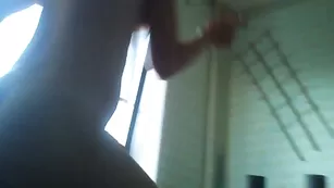 Анальная пробочка DivinePassions заставляет суку по визжать