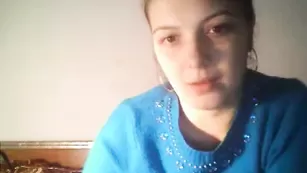 Домашняя девка 00hottits развлекается со страпоном