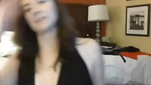 Симпотная шваль Phoenix_cdn крутит резво попкой