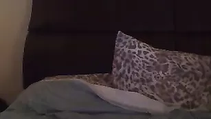 Татуированная шкура Stacy_Doll теребит пизду
